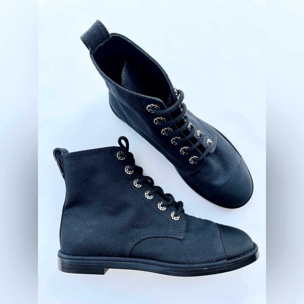 Chanel Canvas Ankle Lace-Up Boots
2021 Collection by Virginie Viard
Black - Picture 2 of 6